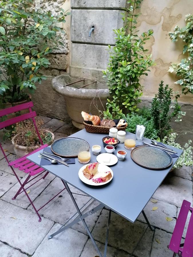 Le Patio Hotell Grignan Exteriör bild