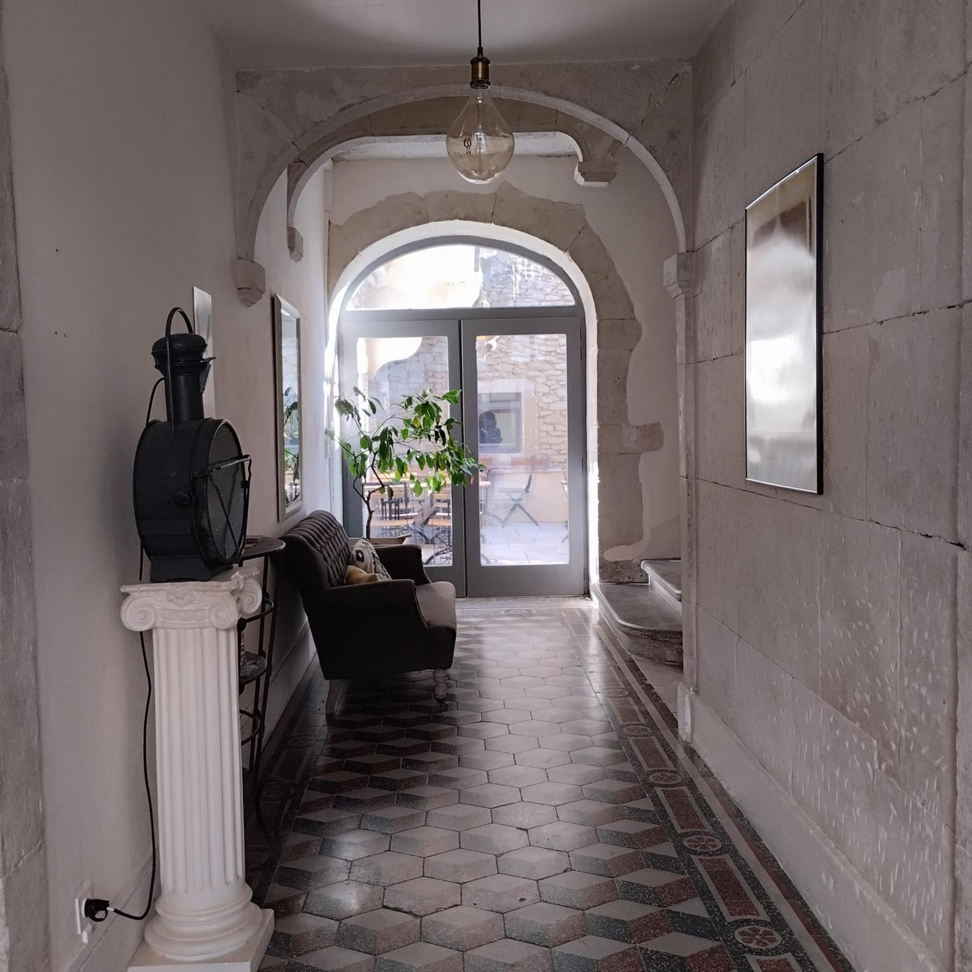 Le Patio Hotell Grignan Exteriör bild